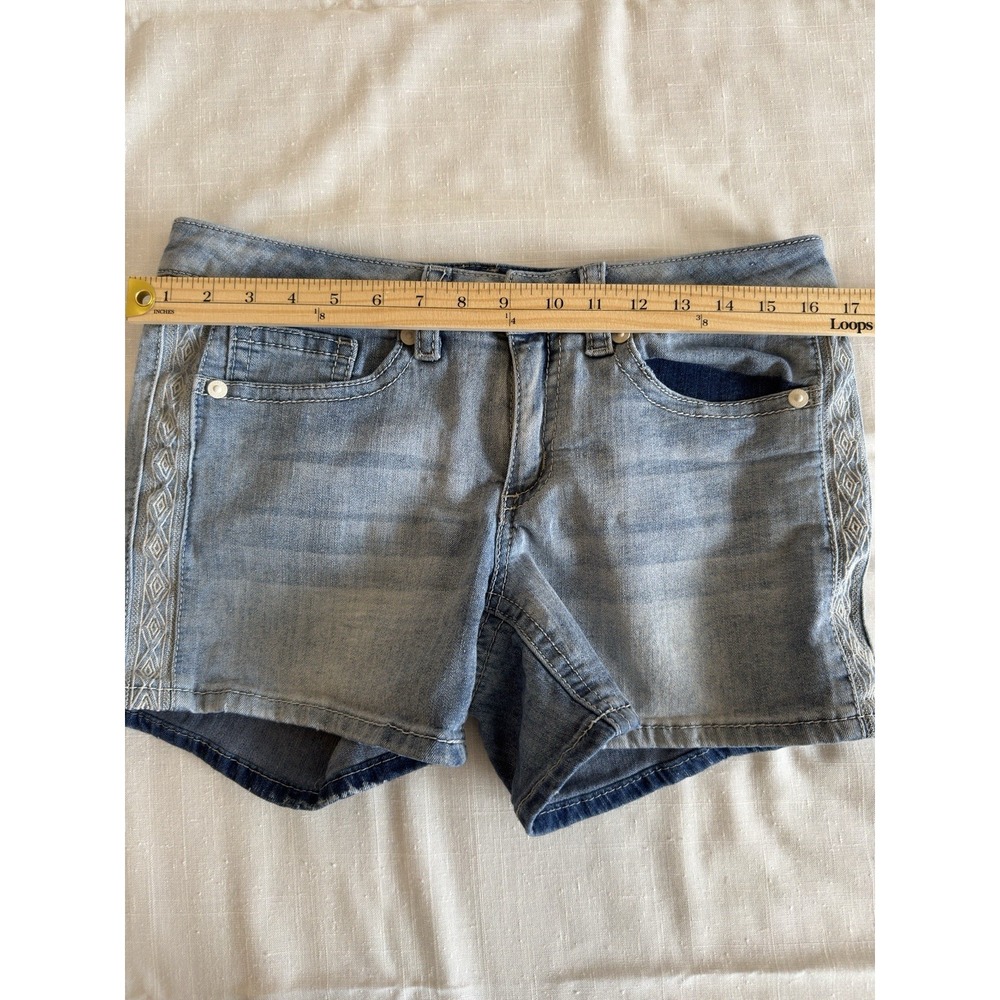 Seven7 Women's Blue Denim Shorts Embroidered Side Tape Light Wash Size 10 - Picture 9 of 11
